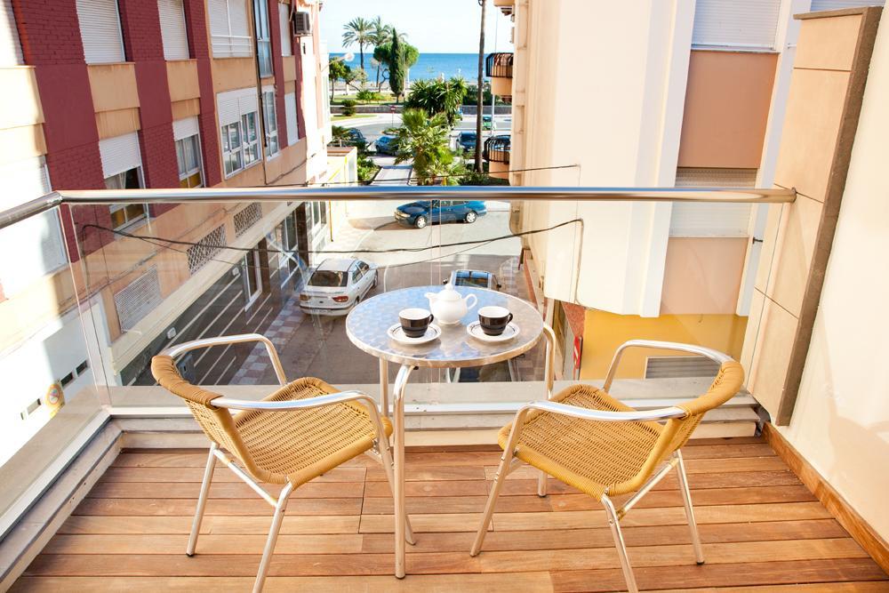 Apartamentos Poniente - Mares Torre Del Mar Exterior photo